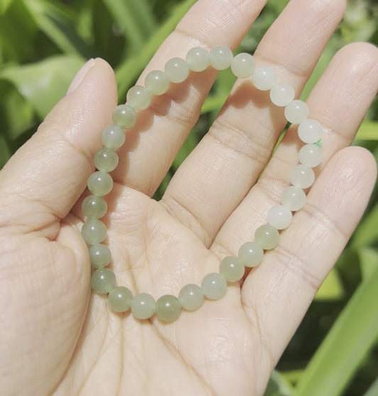 Gradient jade bracelet